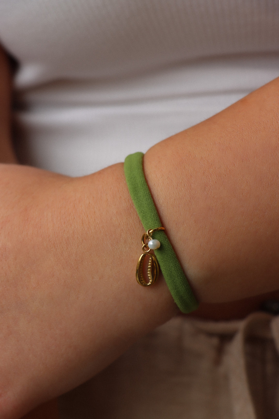 Personalized Cowrie Gold Shell Charm - Anhänger (wasserfest)