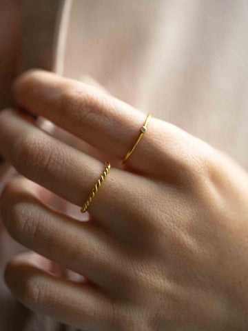 Twisted one Zircone Ring Set (wasserfest)