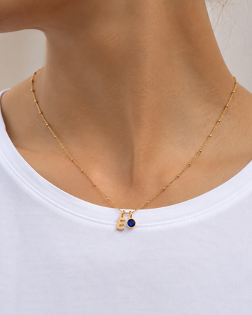 Personalized Small Letter Edelstein Birthstone Necklace - Halskette (wasserfest)