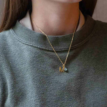 Personalized Moon Love Letter Necklace - Buchstabenkette (wasserfest) - Mondstein