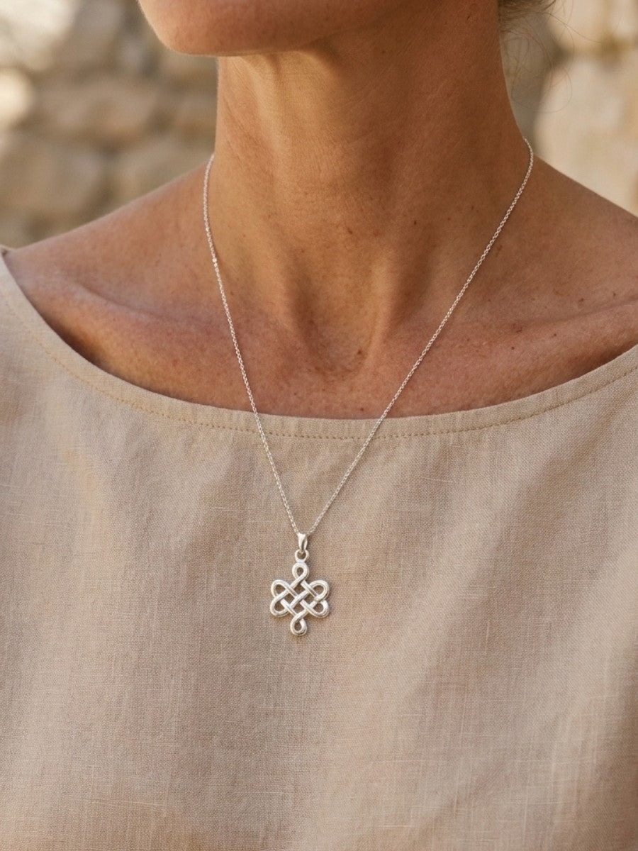 Endless Knot Necklace - Halskette (wasserfest)