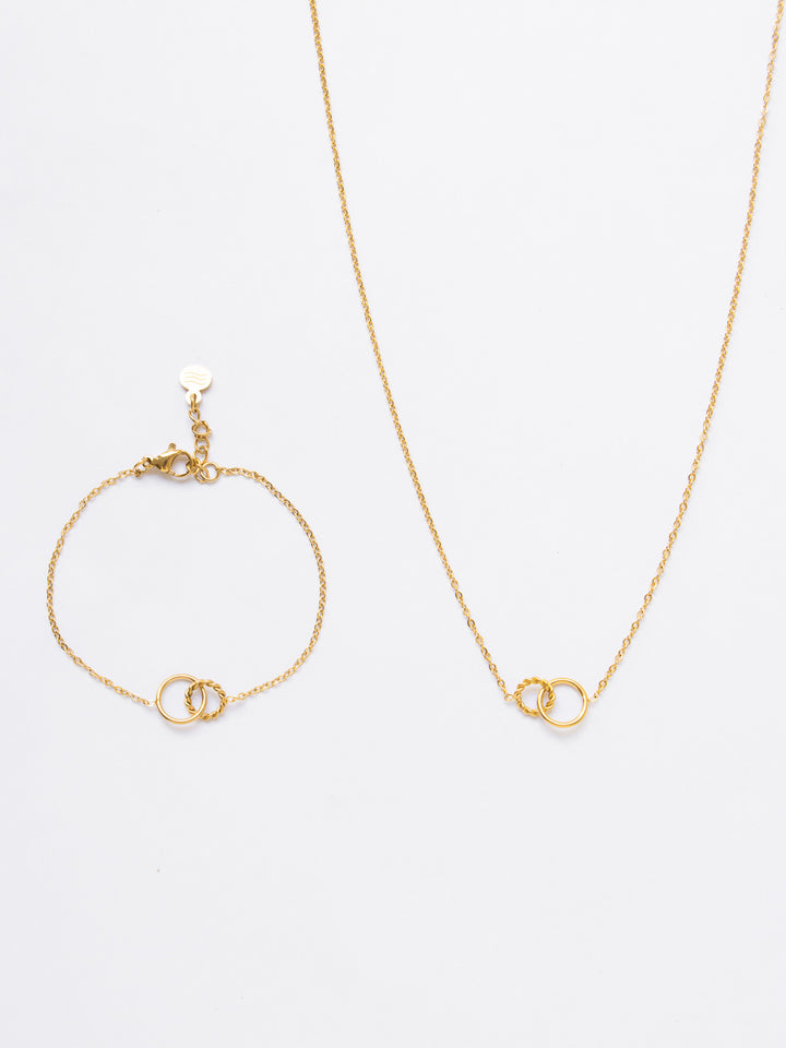Two Circles Twisted Set (wasserfest)