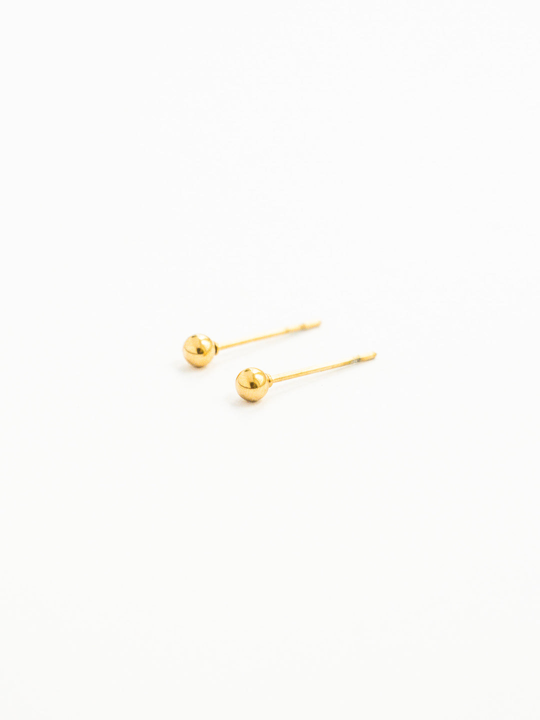 Olivia Studs - Ohrstecker (wasserfest)
