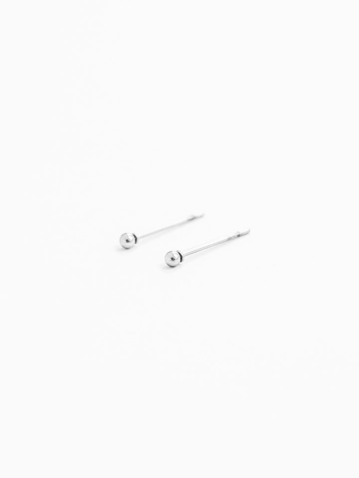 Olivia Studs - Ohrstecker (wasserfest)
