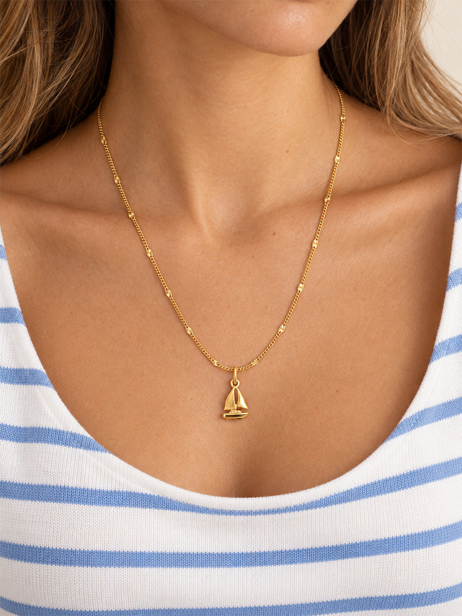 Personalized Sailboat Charm - Anhänger (wasserfest)