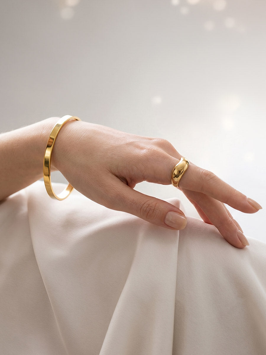 Lisa Smooth Bangle - Armreif - Echtgold (18k)