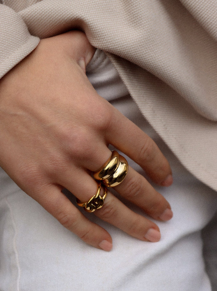 Bold Elle Endless Knot Ring Set (wasserfest)