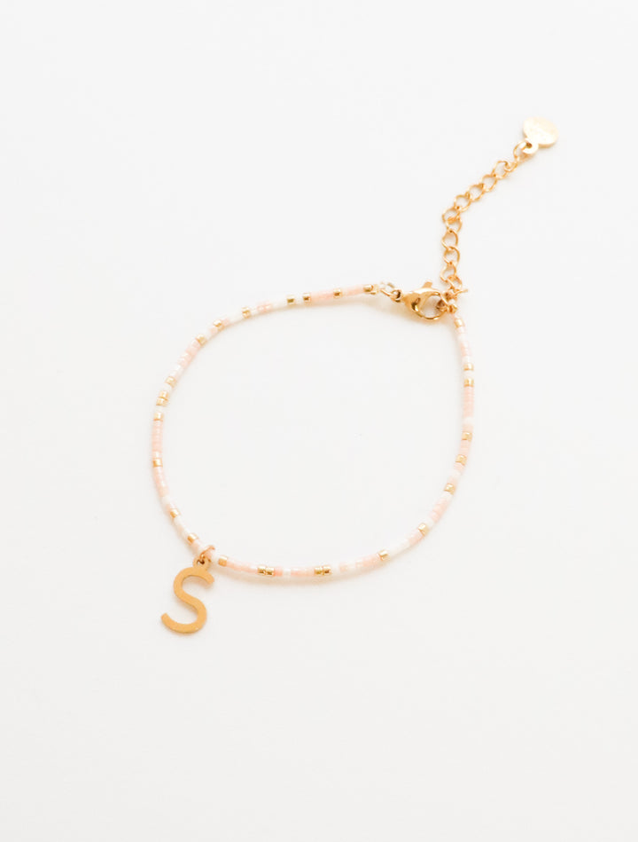Personalized Capri rosa Letter Bracelet - Armband (wasserfest)