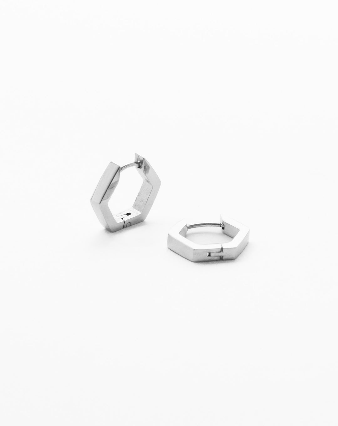 Hexagon Huggie - Creolen (wasserfest)