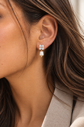 Personalized Crystal Flower Pearl Stud - Ohrstecker (wasserfest)