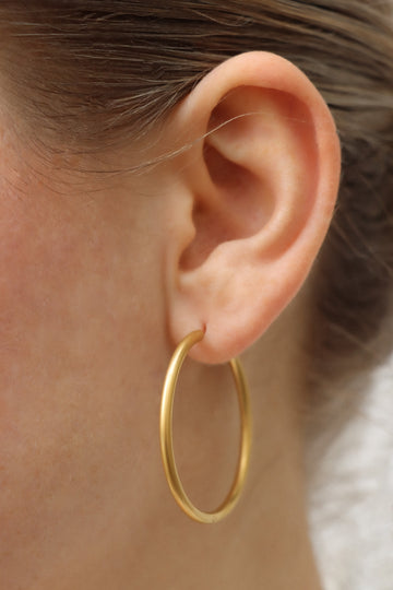 Ava Infinity Hoop (matt) - Creolen (wasserfest)