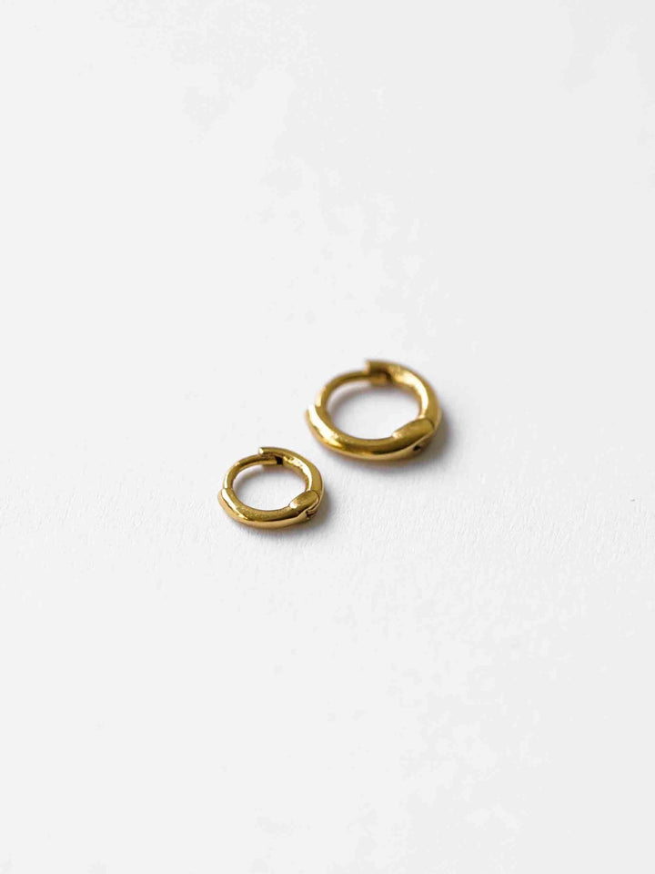 Eve Huggie Creolen - Echtgold (14K / 18K)