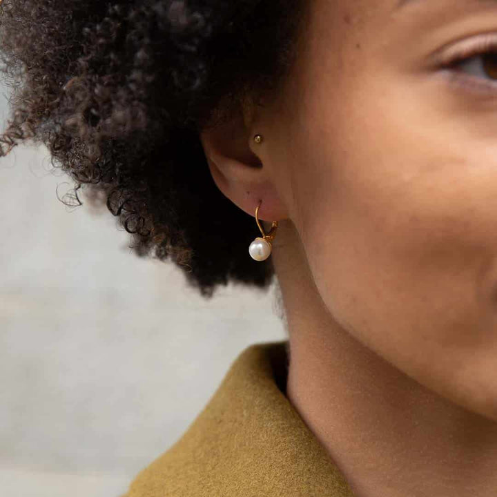 One Pearl Earring - Ohrringe