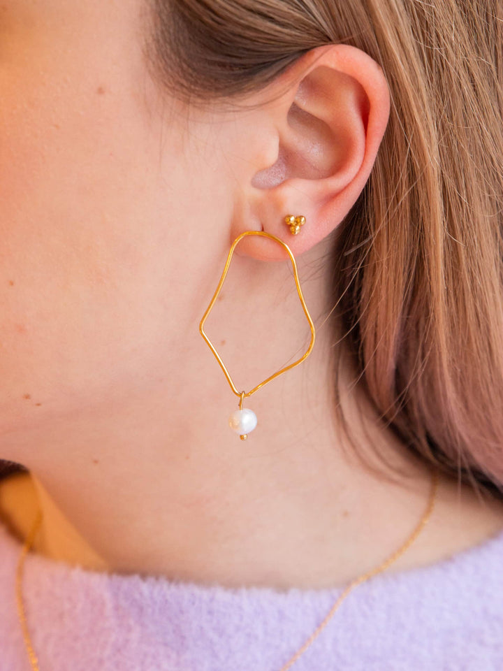 Pearly Berlin Earring - (waterproof)