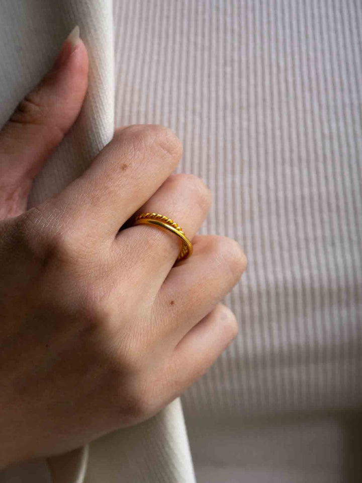 Crossed Masha Ring - Fingerring (wasserfest)