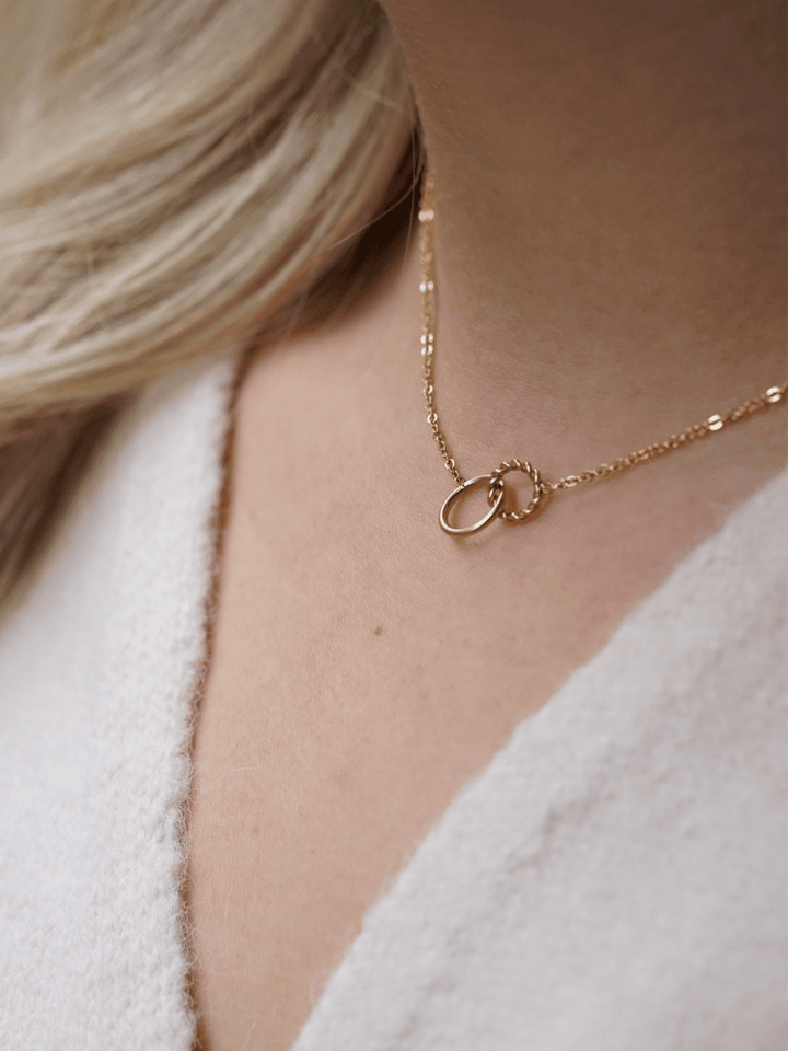 Two Circles Twisted Necklace - Halskette (wasserfest)