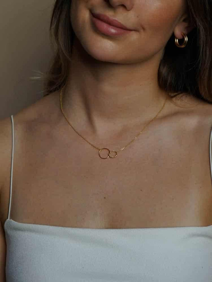 Two Circles Twisted - Halskette - Echtgold (18K)