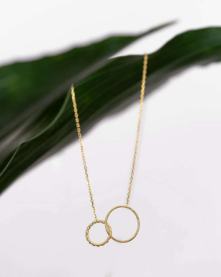 Two Circles Twisted - Halskette - Echtgold (18K)